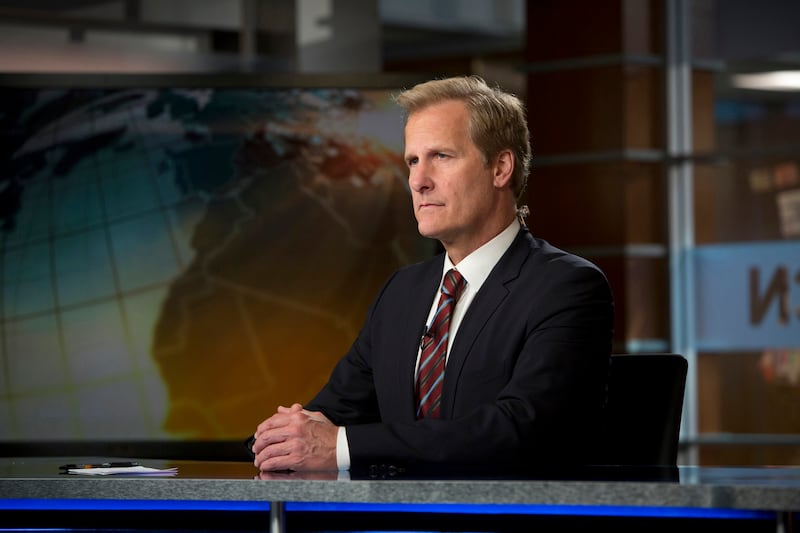 articles/2013/07/14/the-newsroom-season-2-premiere-how-aaron-sorkin-saved-the-hbo-drama/130713-Romano-Newsroom-tease_ljnz0e