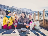180119-rothbaum-Apres-Skiing-tease_ktmx9v