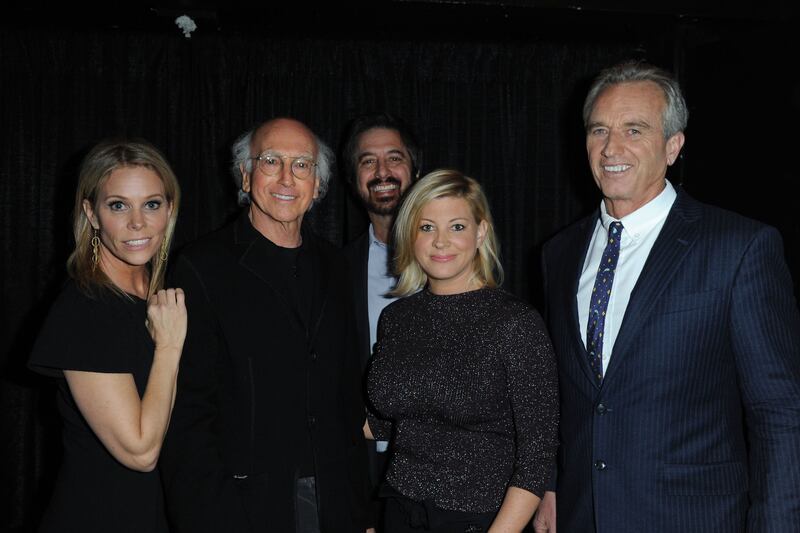 LOS ANGELES, CA - MARCH 01: (L-R) Cheryl Hines, Larry David, Ray Romano, Guest and Robert Kennedy Jr. attend Keep It Clean To Benefit Waterkeeper Alliance on March 1, 2018 in Los Angeles, California.
