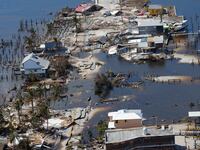 2022-10-01T170722Z_335984792_RC2GSW9K8883_RTRMADP_3_STORM-IAN-FLORIDA_dnmqfp