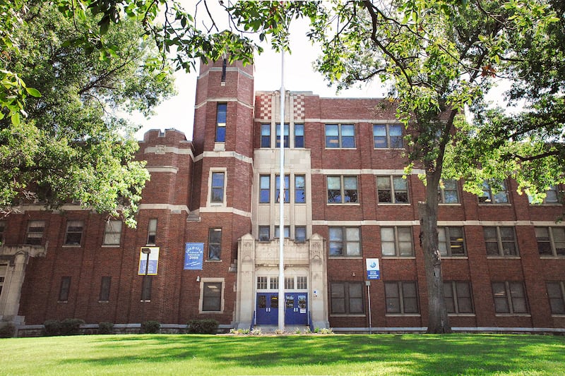 galleries/2014/08/27/25-best-high-schools-in-the-midwest/23_Lincoln_pgrf17
