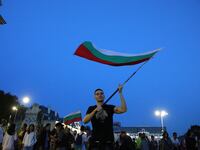 2020-10-03T201434Z_390968915_RC28BJ92BLYH_RTRMADP_3_BULGARIA-GOVERNMENT-PROTESTS_mhbmnh
