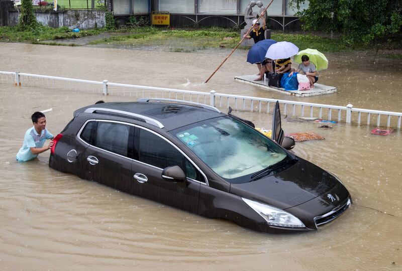 galleries/2015/08/09/typhoon-swamps-china-and-taiwan-photos/150809-china--typhoon-soudelor-09_qatsz6