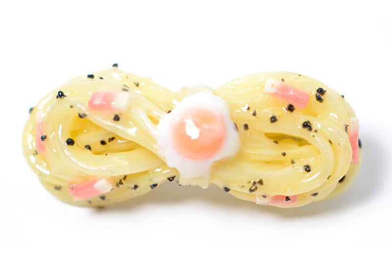 galleries/2013/04/01/japanese-company-fake-food-hatanaka-makes-food-jewelry-and-headbands/130328-hatanaka-carbonara-barrette_x5cxbm
