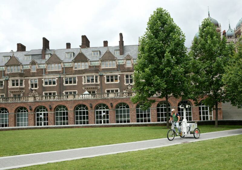 galleries/2010/03/29/2011-s-most-stressful-colleges/dangerous-colleges---upenn_skuzrd