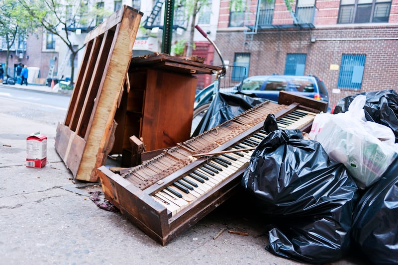 articles/2013/07/25/one-new-york-sanitation-worker-has-a-new-idea-for-recycling-trash-turn-it-into-art/130724-trash-treasure-tease_yc9hr2