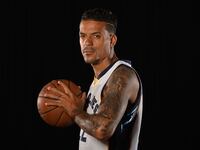 articles/2015/10/08/matt-barnes-the-nba-s-most-volatile-player/151008-stereo-Matt-Barnes-tease_lbtcom