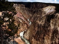 yellowstone-national-park-supervolcano-eruption_rxkusx