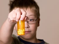 articles/2014/04/24/codeine-still-widely-prescribed-to-kids-despite-decades-old-warnings/140423-saunders-codeine-tease_v1xij9