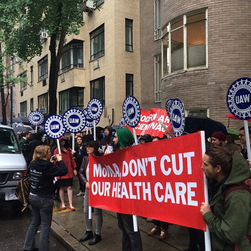 articles/2015/06/03/why-is-moma-screwing-over-its-staff/150603-moma-protest-embed_vzugrq