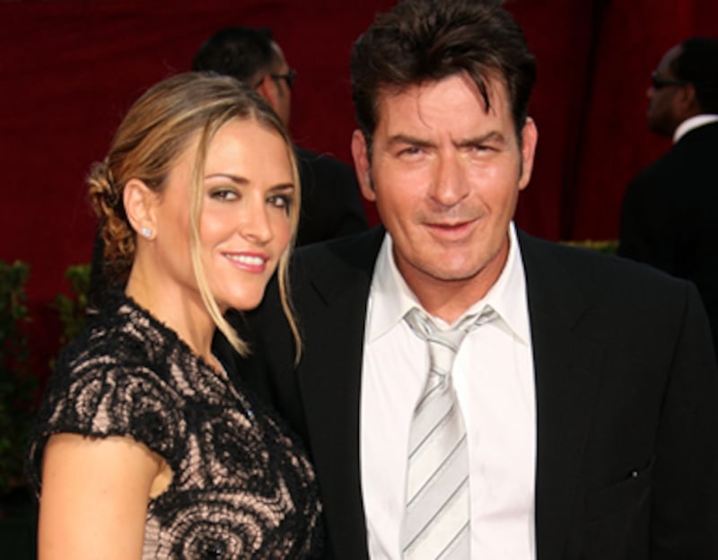articles/2011/03/06/who-is-brooke-mueller-her-charlie-sheen-fight-tv-show-more/romano-mueller_164573_v36bxk
