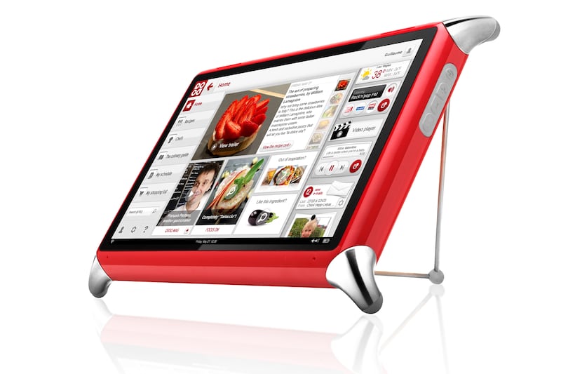 articles/2012/12/22/qooq-a-tablet-for-the-messy-cook/baker-qooq-tablet-tease_hvrlnp