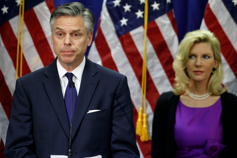 articles/2012/01/16/jon-huntsman-flip-flops-on-mitt-romney-his-ex-rival/huntsman-drops-out-grop-primary_gselzo