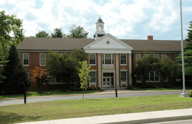 galleries/2013/05/06/top-25-high-schools-midwest/130502-ladue-horton-watkins_kqk8sp