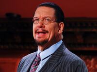 articles/2016/08/05/penn-jillette-is-against-clinton-and-trump-and-dying-while-his-kids-are-young/160804-gillespie-penn-jilette-tease_dtwwhs