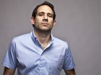 200803-Bredderman-Dov-Charney-tease_kdpxjz