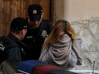 articles/2014/04/11/alleged-murderer-shot-her-millionaire-ex-and-escaped-in-gold-hummer/140410-nadeau-tease_cwox38