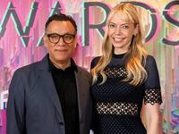Fred Armisen and Riki Lindhome on the red carpet.