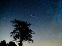 galleries/2013/08/12/perseid-2013-meteor-shower-lights-up-the-night-sky/meteor-shower-tease_pdevvq