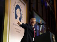2018-05-23T011030Z_1527932483_RC1BBAB12910_RTRMADP_3_USA-TRUMP-ABORTION_v7xdku