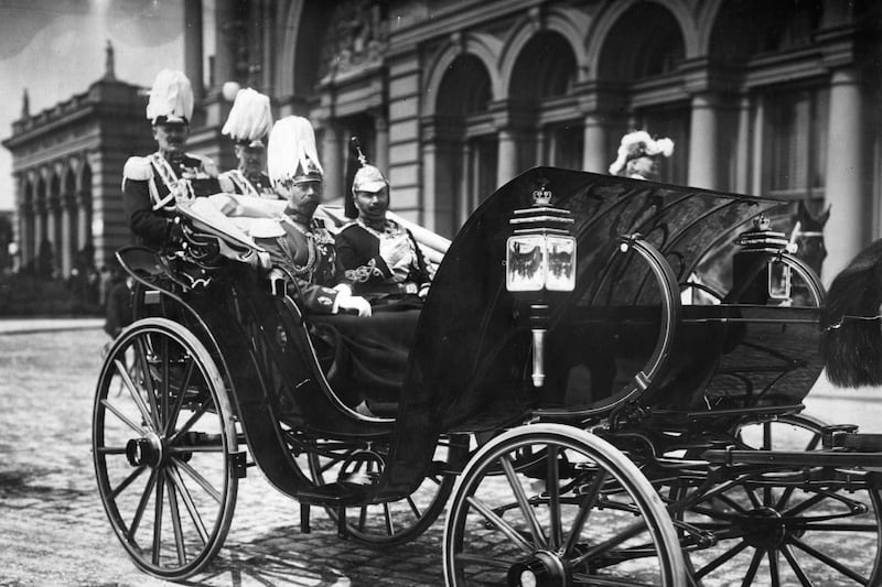 articles/2013/06/09/before-the-fall-what-did-the-world-look-like-in-1913/130605-world-before-1913-heilbrunn-tease_paojtt