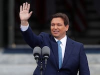 2023-01-03T185742Z_1663529610_RC23JY9XLH1J_RTRMADP_3_USA-POLITICS-DESANTIS_wbpqti