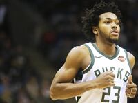 180618-Express-Sterling_Brown_Sues_Milwaukee-hero_rv9t3z