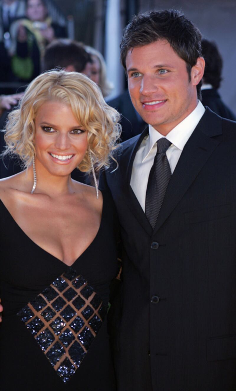 galleries/2012/07/22/alexa-vega-kevin-jonas-more-too-young-to-marry-photos/gal-married-young-6_uwnu5d
