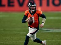 2020-11-23T013105Z_1574108990_MT1USATODAY15225451_RTRMADP_3_NFL-MIAMI-DOLPHINS-AT-DENVER-BRONCOS_1_i8zwzu