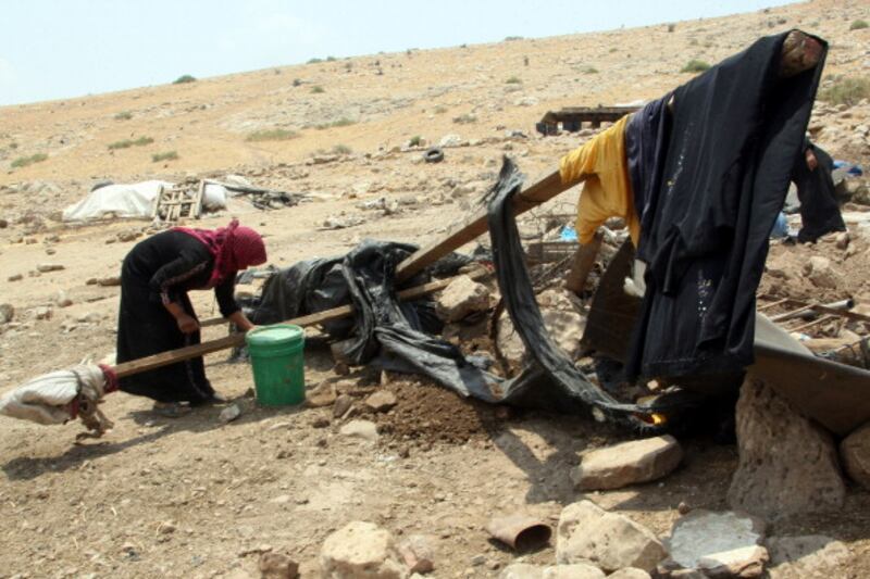 articles/2012/09/17/isaac-ishmael-and-burying-the-hatchet/susiya-desert-openz_edpgnt