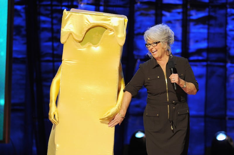 galleries/2012/10/14/comedy-central-s-night-of-too-many-stars-jon-stewart-katy-perry-ben-stiller-and-more-photos/paula-deen-night-of-too-many-stars-2012_v1ljbe