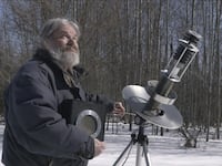 200819-Schager-Netflix-doc-tease_bhw3bw