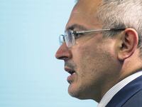 articles/2016/01/04/khodorkovsky-from-russian-multi-billionaire-to-murderer/160103-nemtsova-billionaire-murderer-tease_ezevkh