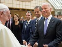 2020-11-07T000000Z_761635783_RC2GYJ91RIJ1_RTRMADP_3_USA-ELECTION-BIDEN_fxk2ju