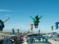 articles/2016/12/16/how-la-la-land-staged-a-dance-number-on-an-l-a-freeway/161215-fallon-la-la-land-tease_xddri1
