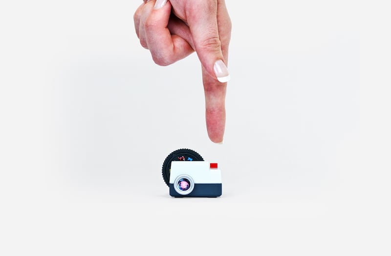 galleries/2012/12/06/2012-gift-guide-the-hipster-techie/guide-projecteo2560_jsbmin