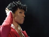 articles/2017/05/01/report-prince-s-family-members-planning-a-reality-show-about-life-after-his-death/170430-stern-prince-reality-show-tease_vheoym