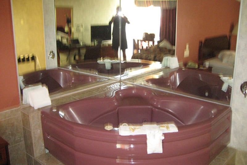 articles/2015/01/10/baffled-novelist-banned-at-motel-6/150110-morris-motel-6-embed_wrer0s