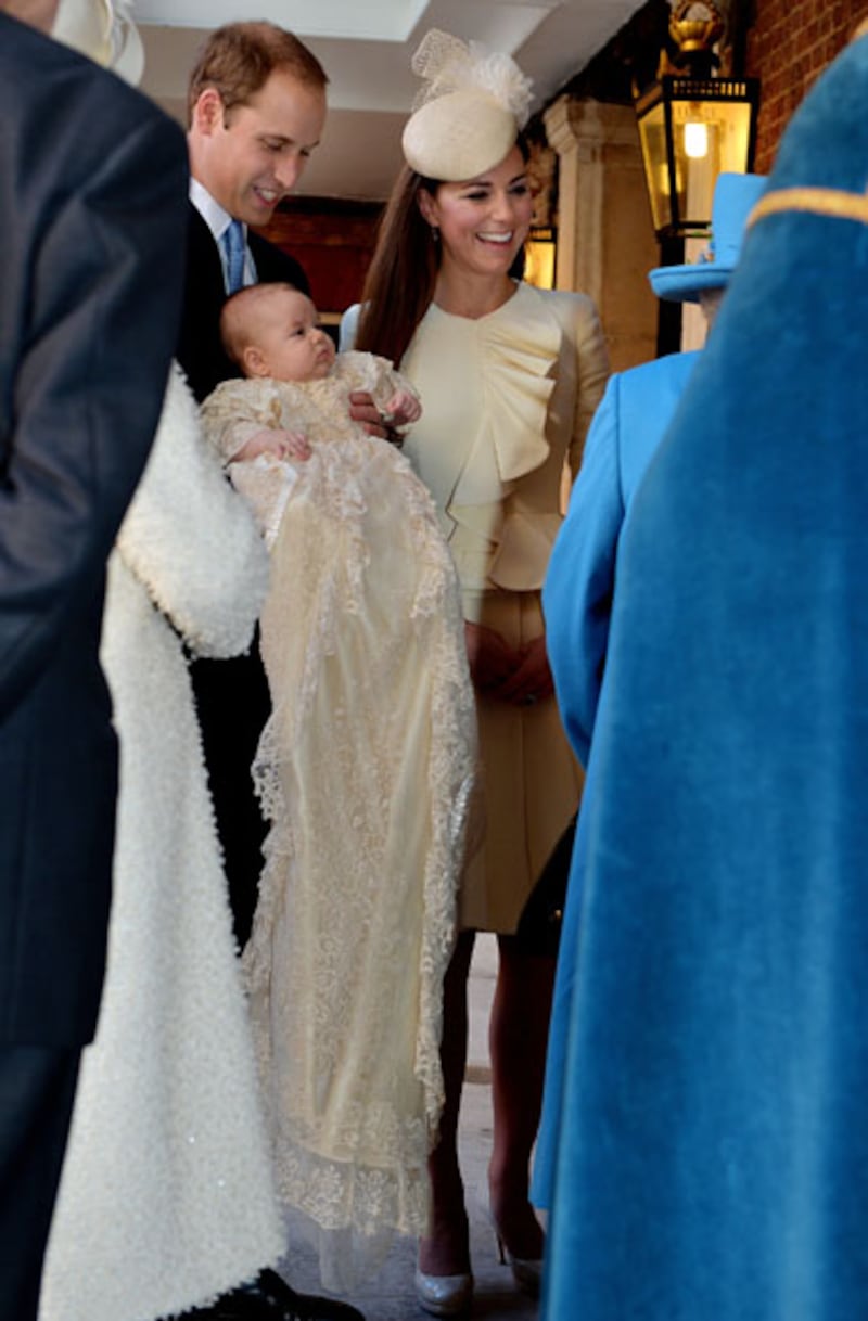 articles/2013/10/23/kate-middleton-wears-alexander-mcqueen-to-prince-george-s-christening/131023-kate-middleton-christening-embed_r6j1yy