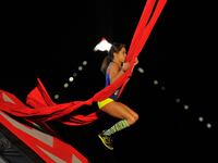 articles/2014/09/01/american-ninja-warrior-may-crown-its-first-female-winner-kacy-catanzaro/140830-ninja-warrior-tease_sbfron
