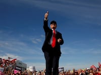 articles/2016/11/03/trump-in-florida-man-i-trust/161102-mak-trump-florida-tease_wksqef