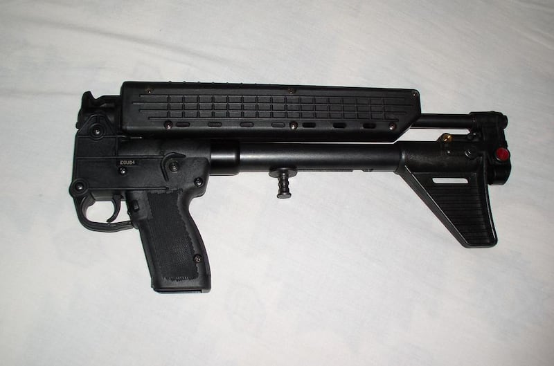 Kel-Tec_SUB-2000_folded_uh6ytl