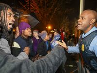 cheats/2015/11/19/mn-police-protesters-use-chemical-spray/151119-minneapolis-protests-jamar-clark-cheat_dq5yzu