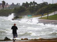 25-hannaford-hurricane-lede_efs7ng