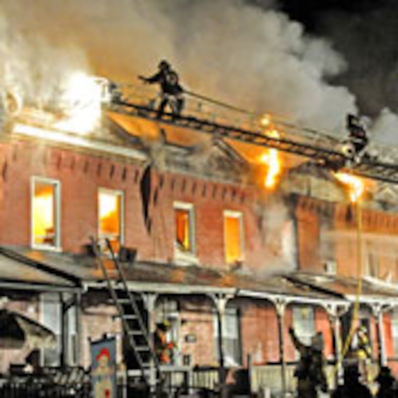 articles/2009/05/14/the-town-that-wont-stop-burning/gilderman-city-on-fire_24755_yvrhef