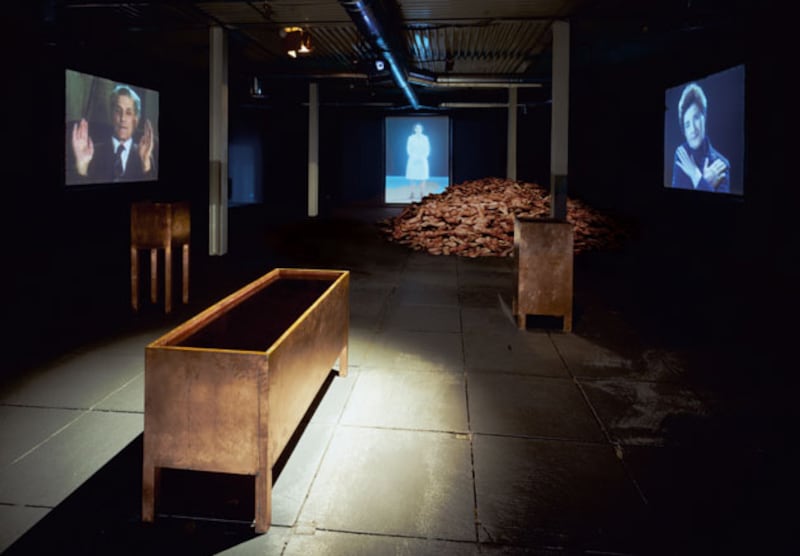 galleries/2010/03/17/marina-abramovic-the-artist-is-present/marina-abramovi---8_kiq8ml