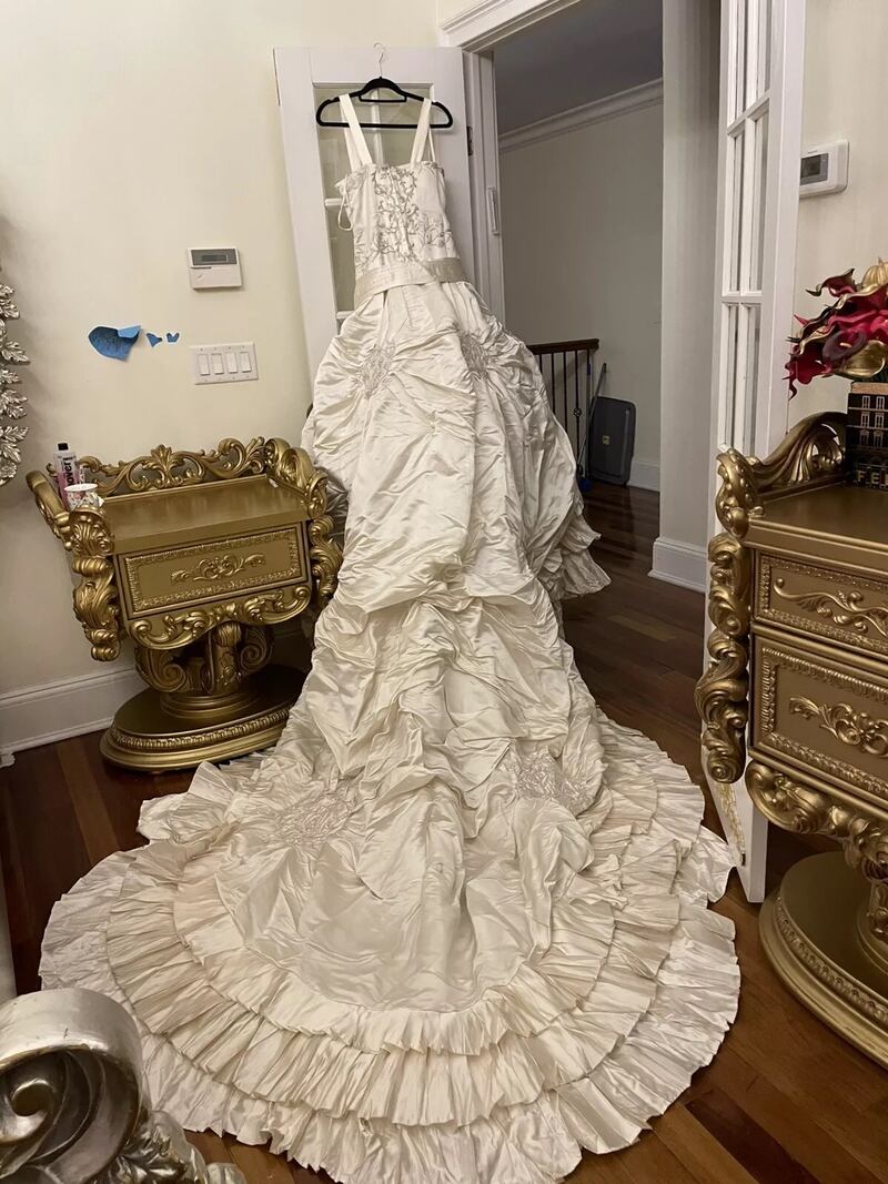 EBay listing of what appears to be Melania Trump's 2005 wedding dress.