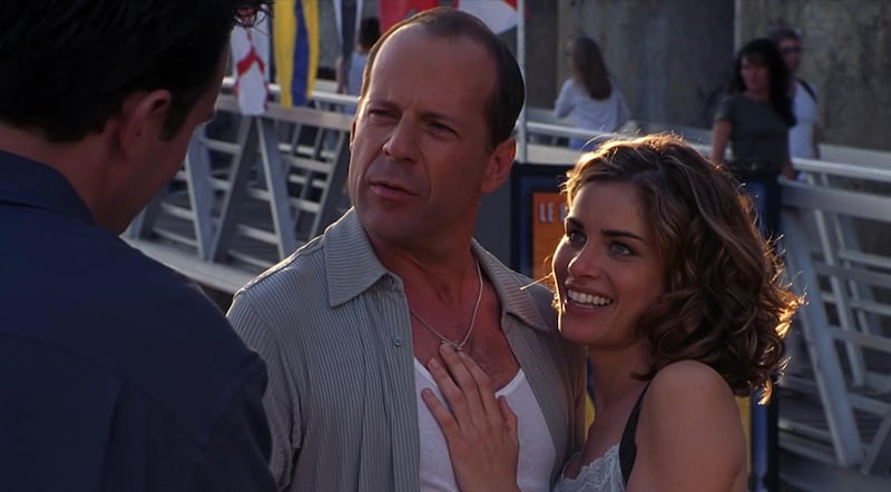 Bruce Willis and Amanda Peet in "The Whole Nine Yards."