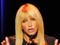 articles/2009/11/09/does-suzanne-somers-cause-cancer/ponser-somers_ydthr7