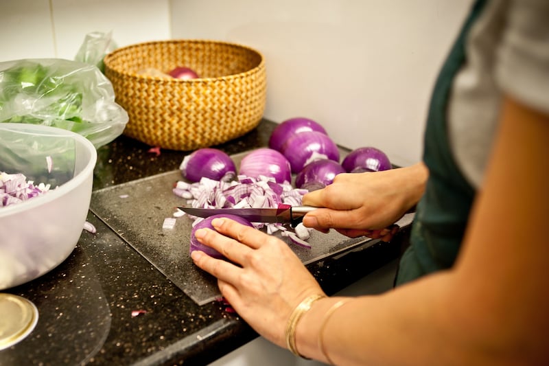 articles/2013/12/11/3-easy-ways-to-make-fresh-healthy-food-a-regular-part-of-your-life/131210-miesel-tech-health-embed02_q8hxro
